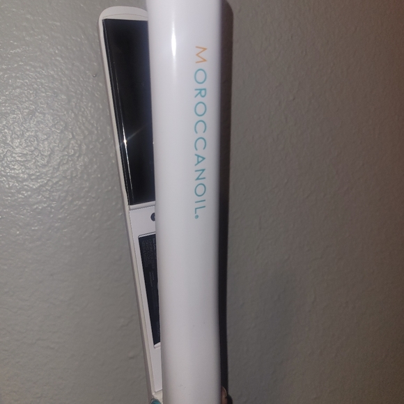 Moroccan oil hair Straightener with free Brush!!! - Picture 6 of 6